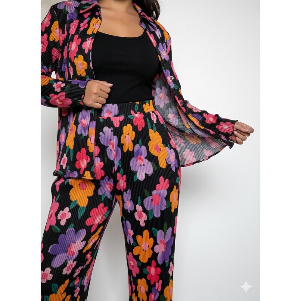 Piper and Scoot Women Multi Two Piece Set Size L/XL Plisse Flower Power - Picture 2 of 9